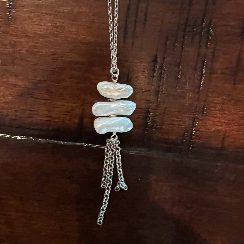 Elegant Pearl Pendant Necklace